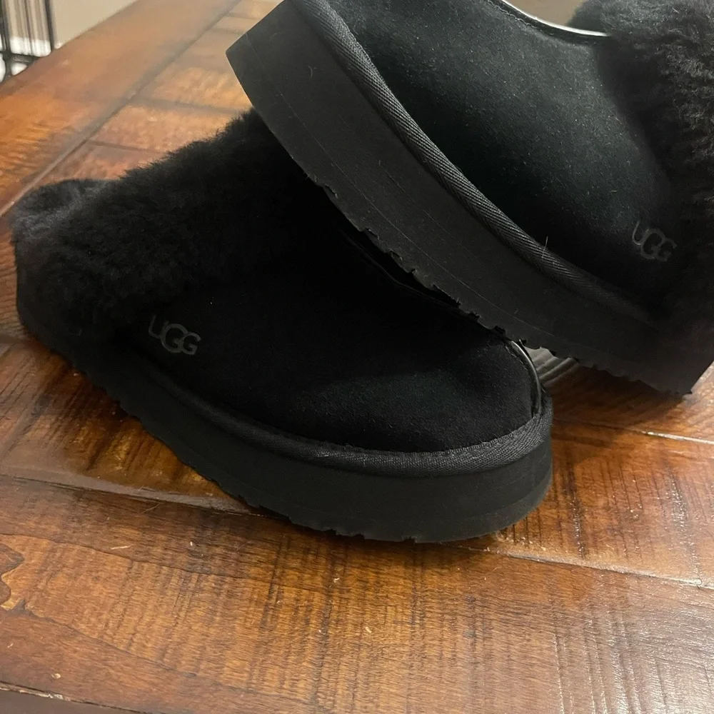 UGG Black Plush Slippers - Picture 5 of 5